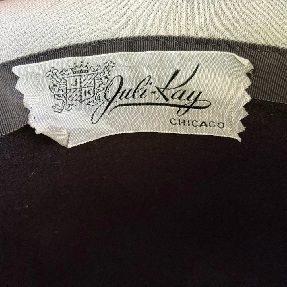 1950s Juli-Kay Brown Felt Cloche Revival Hat Mid Century Vintage Gatsby‎ Style S